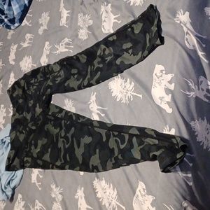 Camo leggings